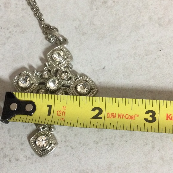 Silver blingy cross on silver chain - Picture 6 of 7